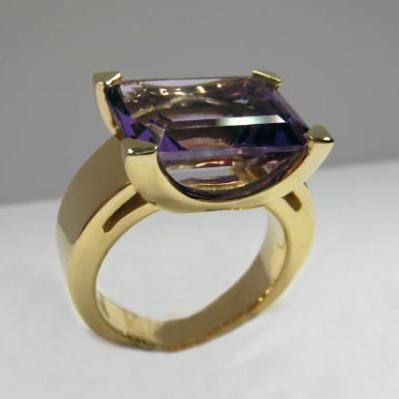 Bague améthyste 9,65 carats et monture 17,10 grs ...