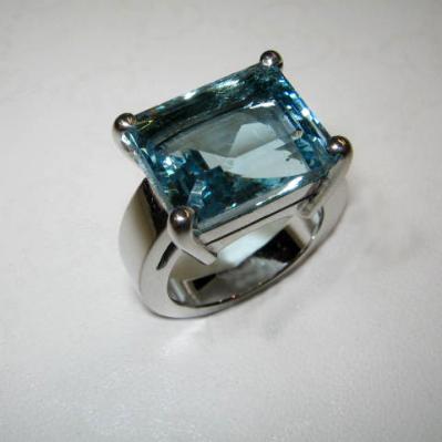 Bague aigue marine, monture 15 grs ...